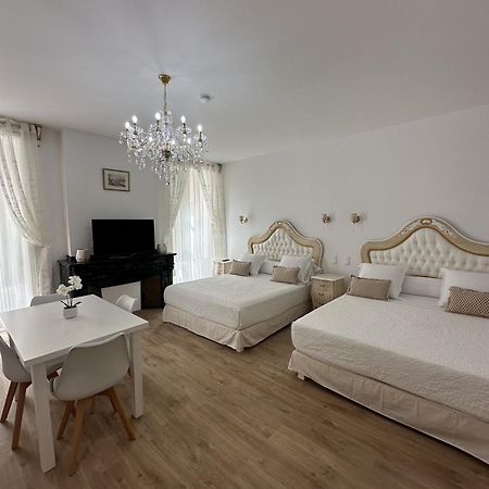 Studio Familial Du Cloitre Narbonne Buitenkant foto